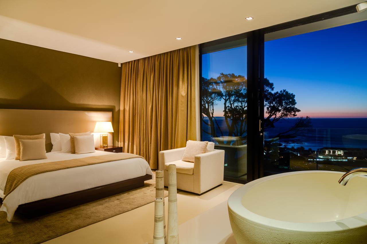 Serenity 18 Ronald Rd Camps Bay * Le Cap
